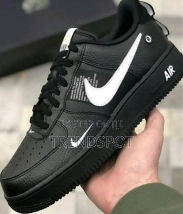 Nike Airforce 1 Utility Leather
Sizes 40-45
3100/=