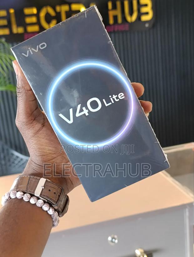 New Vivo V40 Lite 256 GB Silver