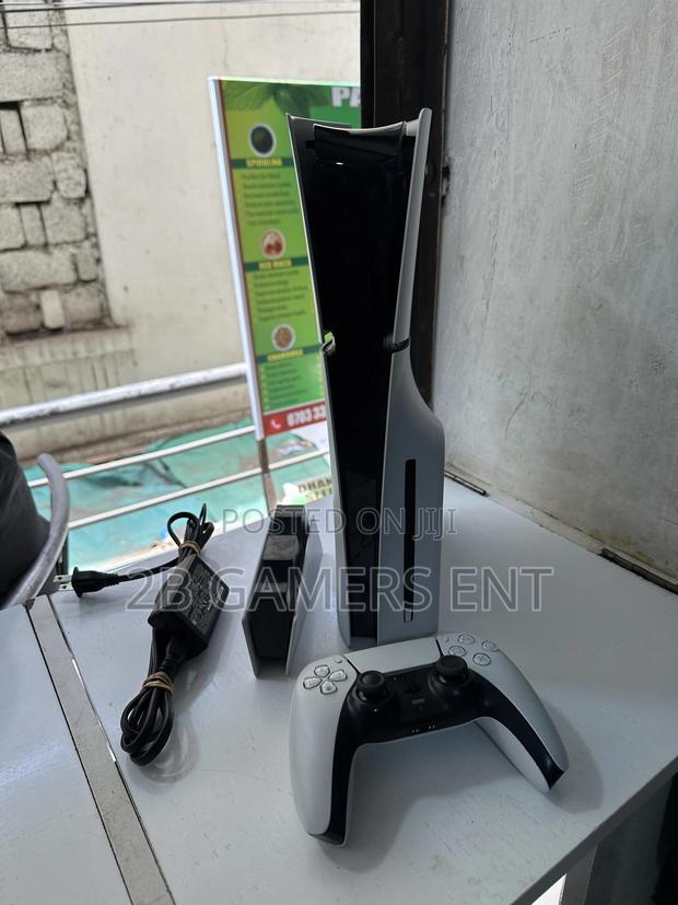 Ps5 Slim Ex Uk, 1 Pad Plus Dock