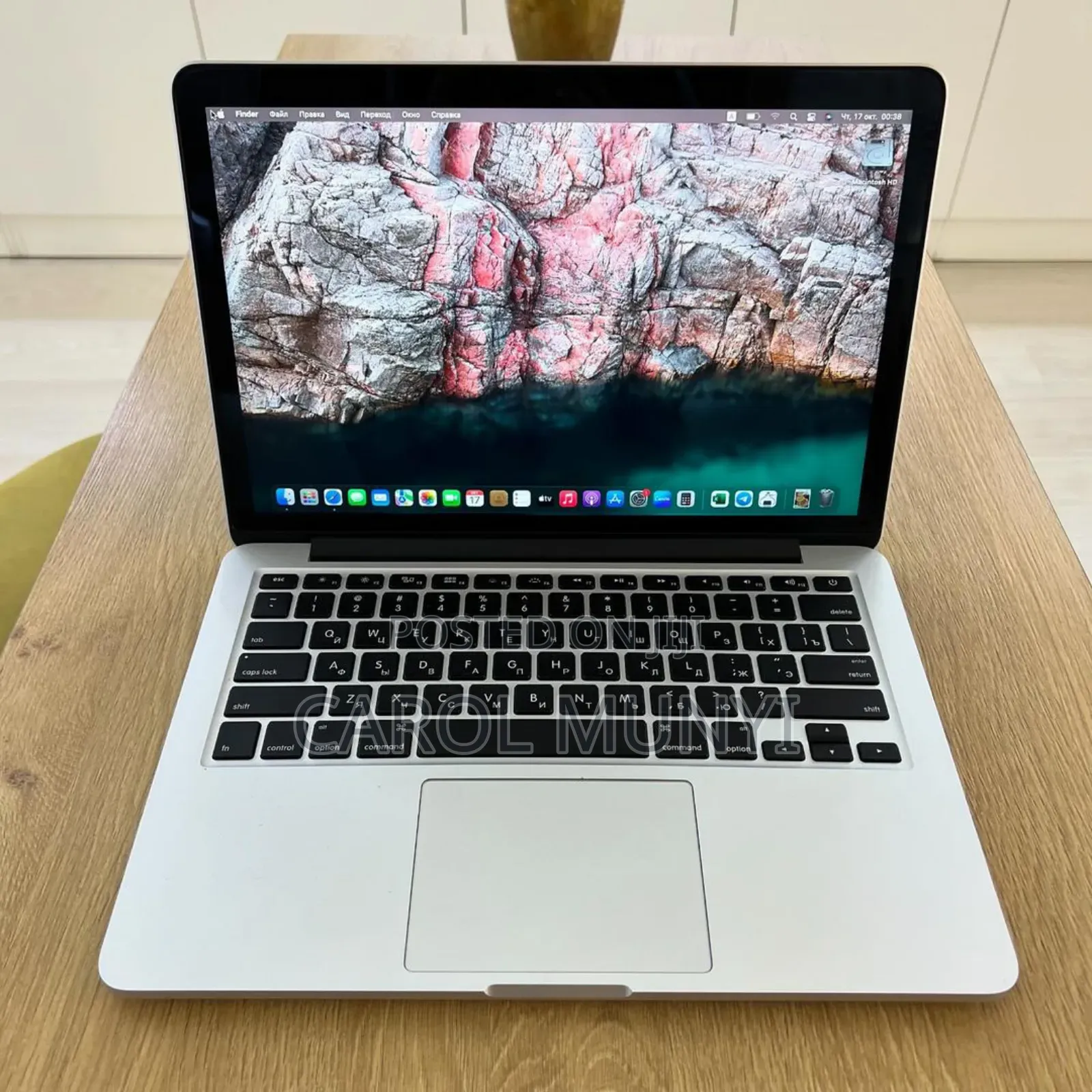 New Laptop Apple MacBook Pro 8GB Intel Core I5 SSD 256GB