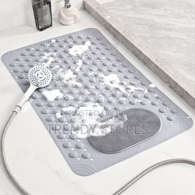 Grey Bathroom Antislip Mat With Footbrush