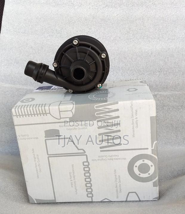 Electric Heater Coolant Pump 0005002686 Benz W222 W213 W205