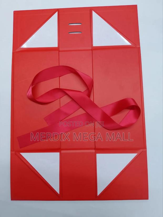 VIC24MS035,Red Giftbox,Gift Box,Black - thumbnail 4