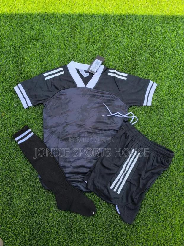 High Quality Soccer Uniforms - main view