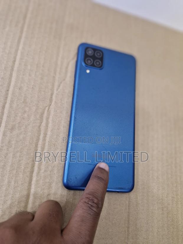 Samsung Galaxy A12 64 GB Blue - main view