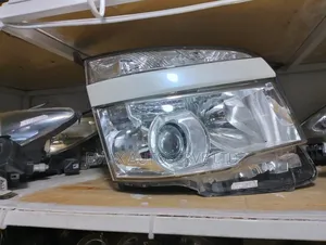 Headlight Toyota Voxy 2012 Xenon
