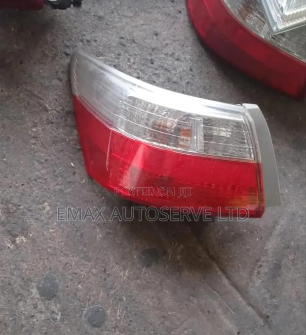 Taillight Toyota Premio 260