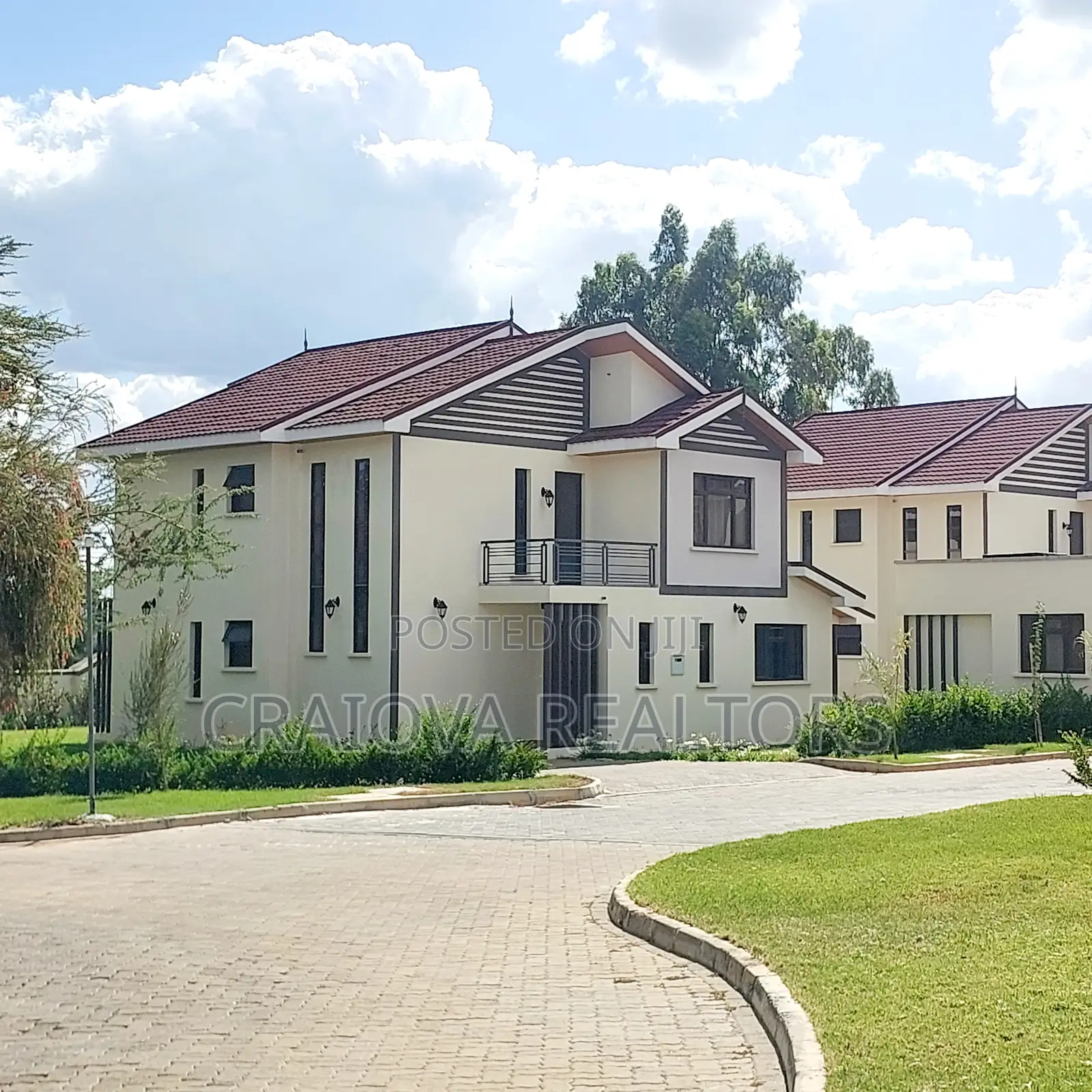 4bdrm Villa in Junction for sale