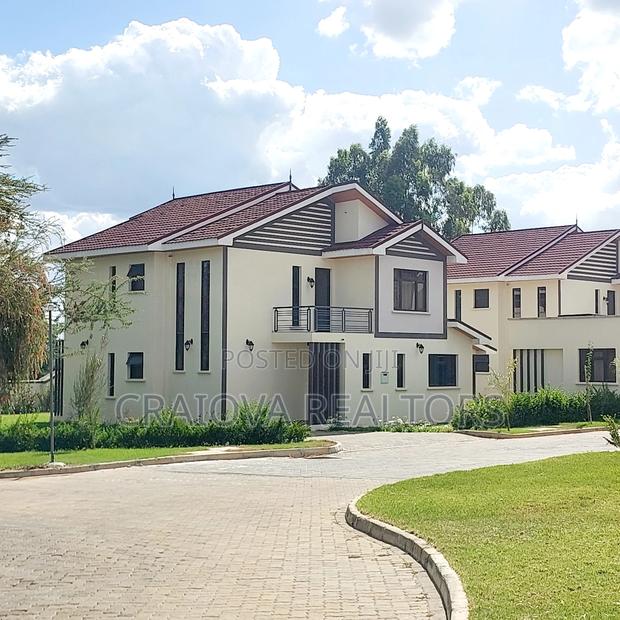 4bdrm Villa in Junction for sale - thumbnail 2