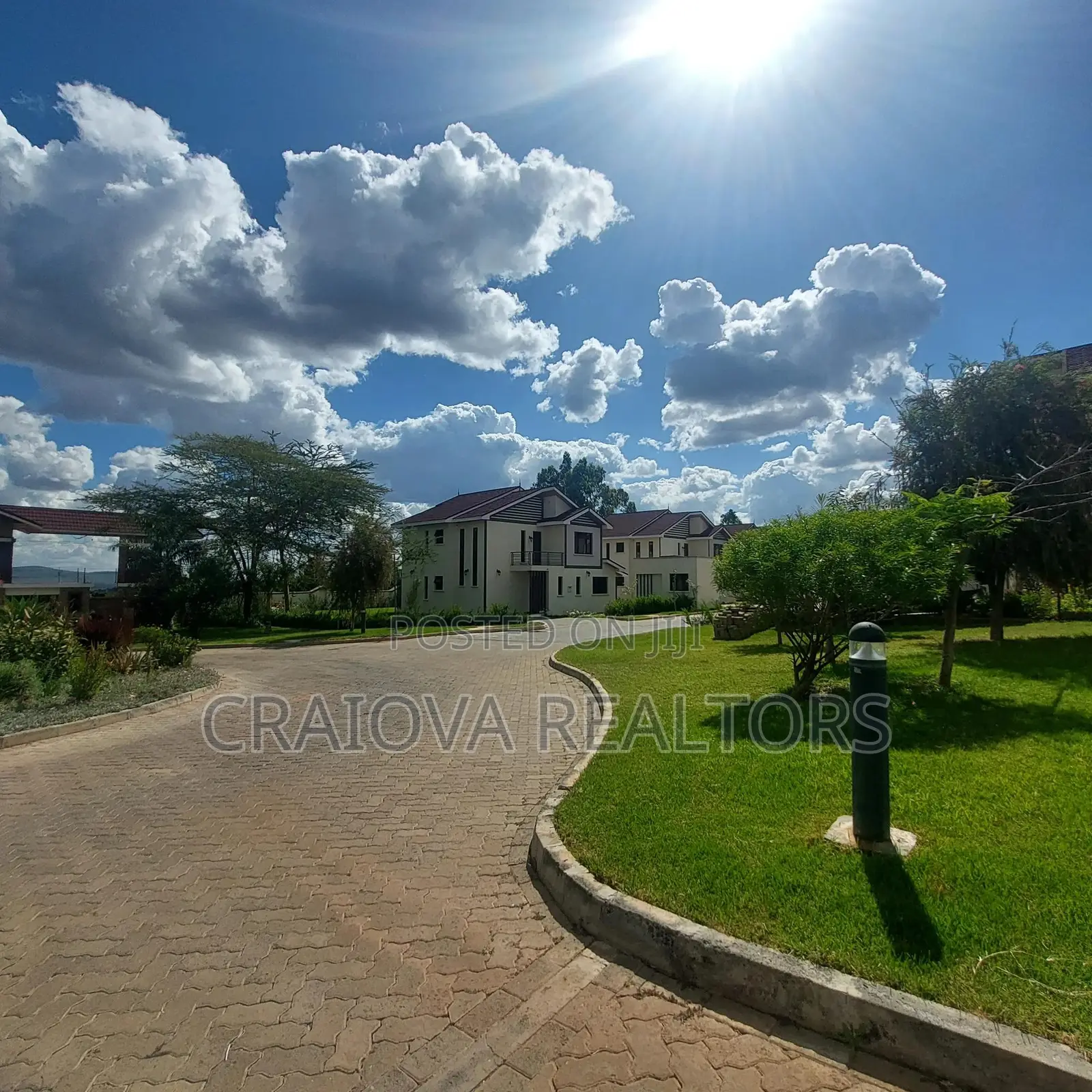 4bdrm Villa in Junction for sale