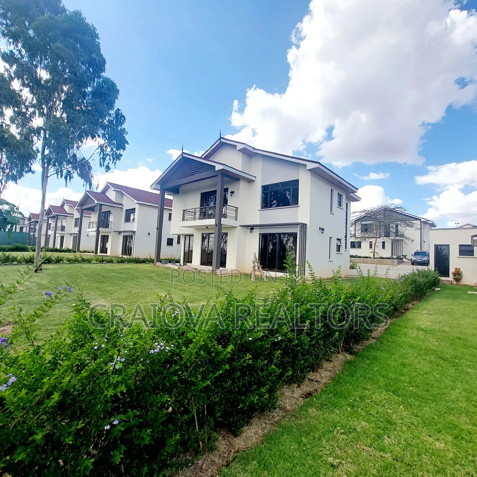 4bdrm Villa in Junction for sale
