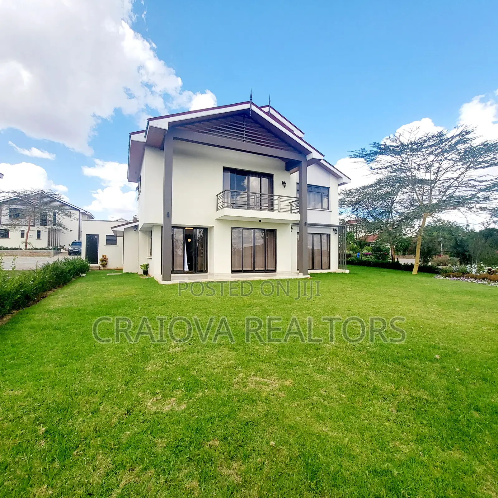 4bdrm Villa in Junction for sale