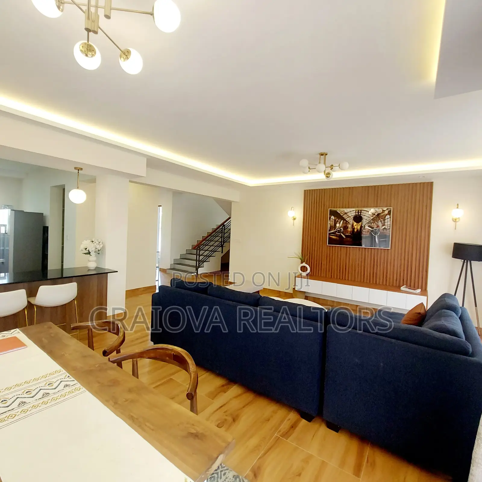 4bdrm Villa in Junction for sale