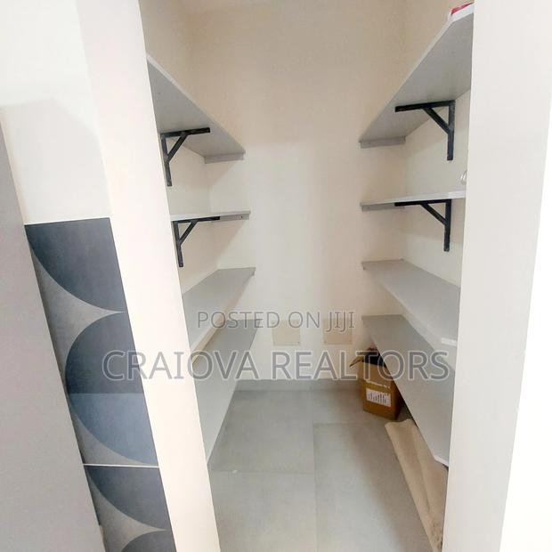 4bdrm Villa in Junction for sale - thumbnail 16