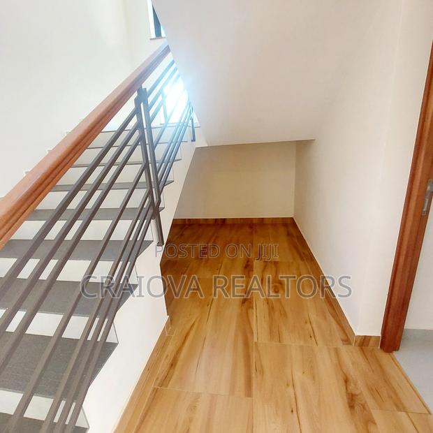4bdrm Villa in Junction for sale - thumbnail 18