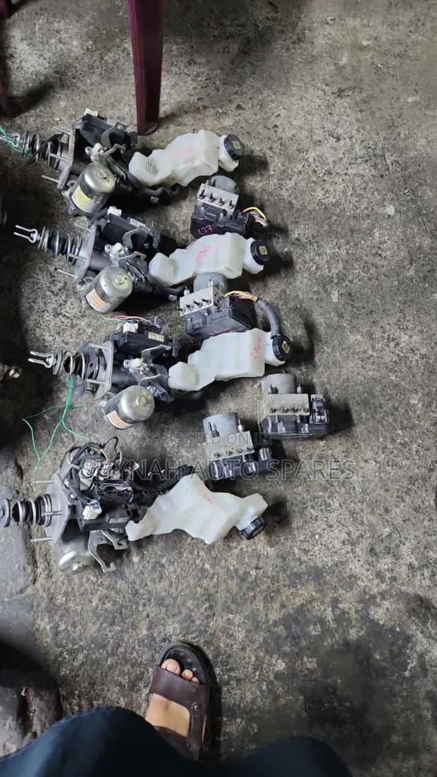 Nissan X-Trail Hybrid Brake Master Cylinder - main view