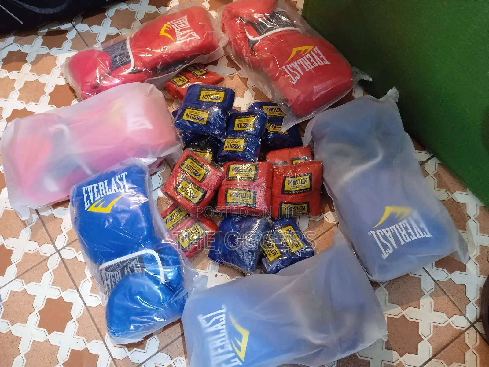 Everlast Boxing Gloves