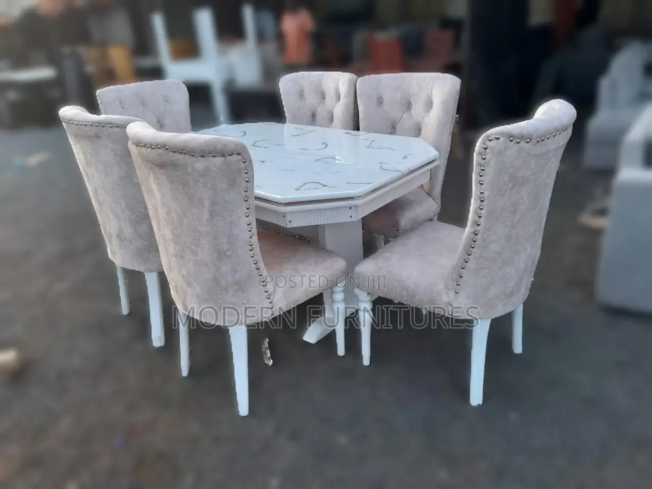 Customized 6 Seater Dining Table