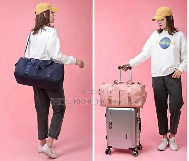 Medium Sized Gym Bags Unisex - thumbnail 2