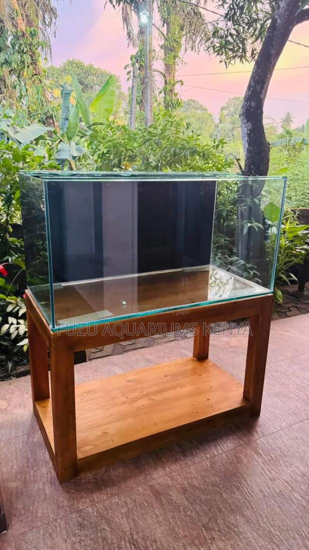 Complete Aquarium With Console Table - main view
