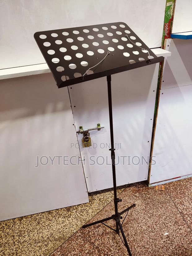 Books Tripod Stand