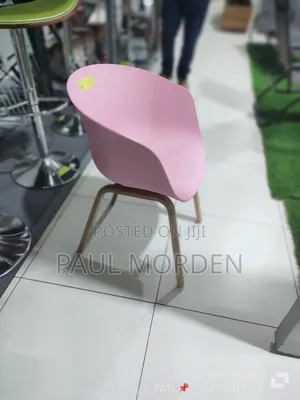 Eames Chair With Steady Backrest
