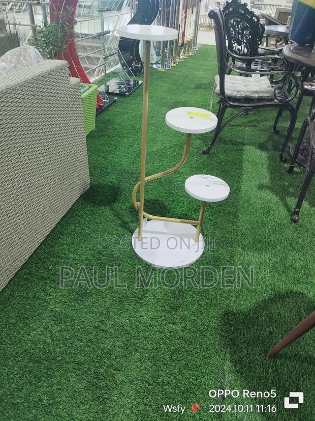 White Flower Stand