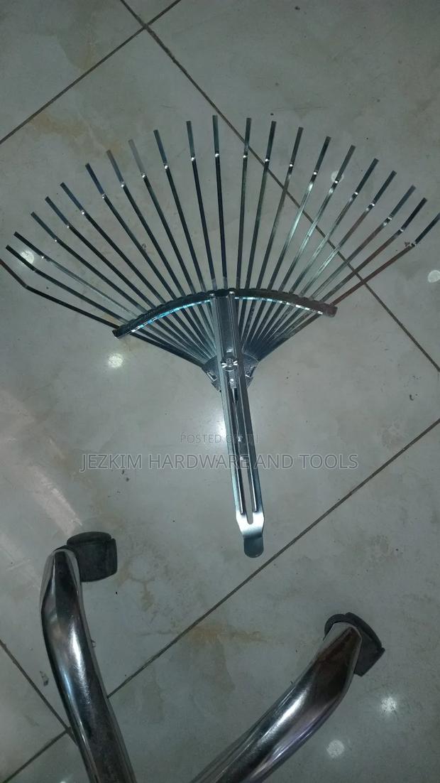 Metalic Leaf Rake - main view