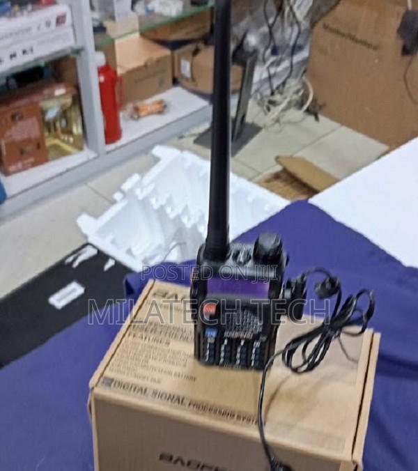 Uv5r Boafeng Radio Call With Earpiece and Charger