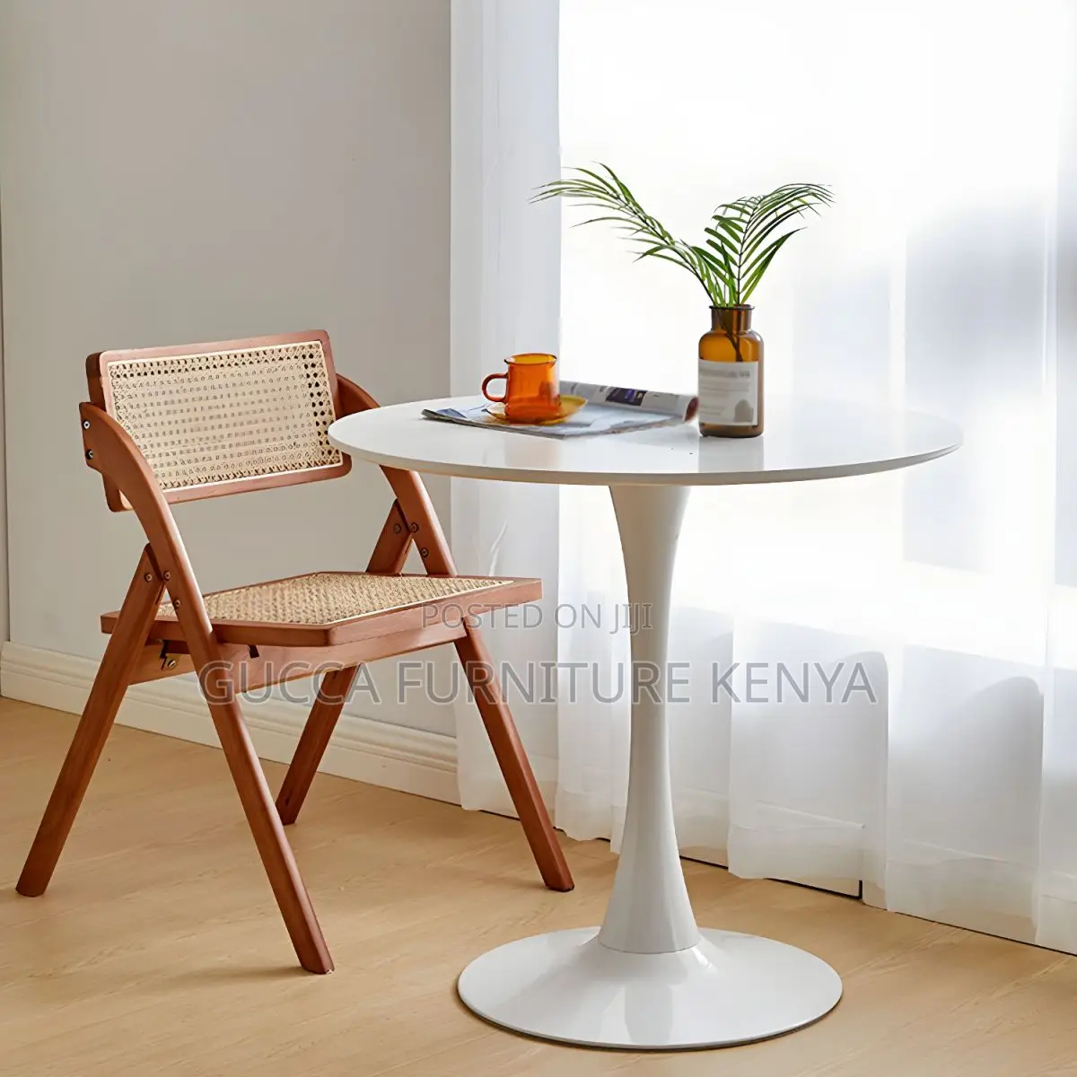 Dining Table:Simple Style Round Home Solid Wood Dining Table