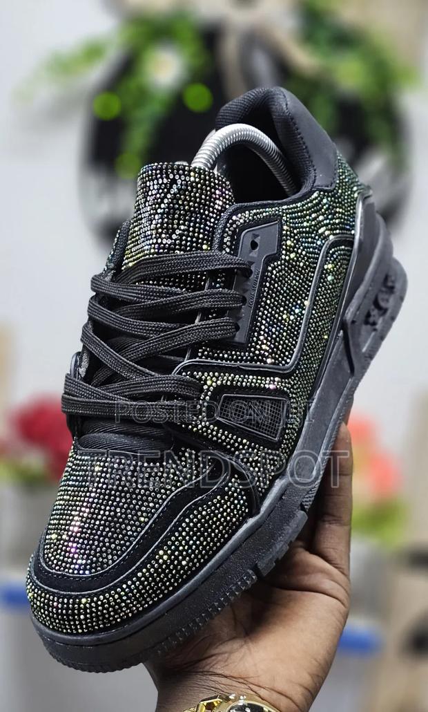 Lv Glitters38/39/40/41/42/43/44/45 at 4500qualityNow Access