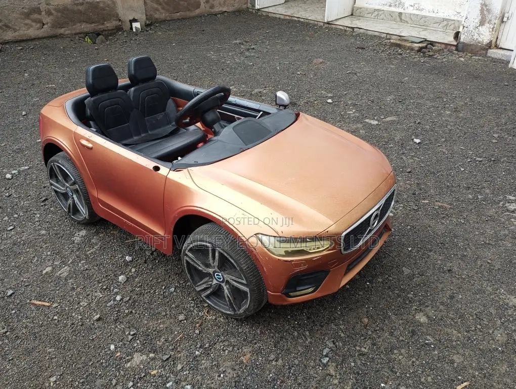 Remote Controlled Electric Toy Car Volvo S90