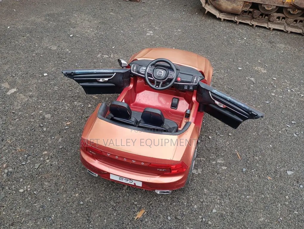 Remote Controlled Electric Toy Car Volvo S90