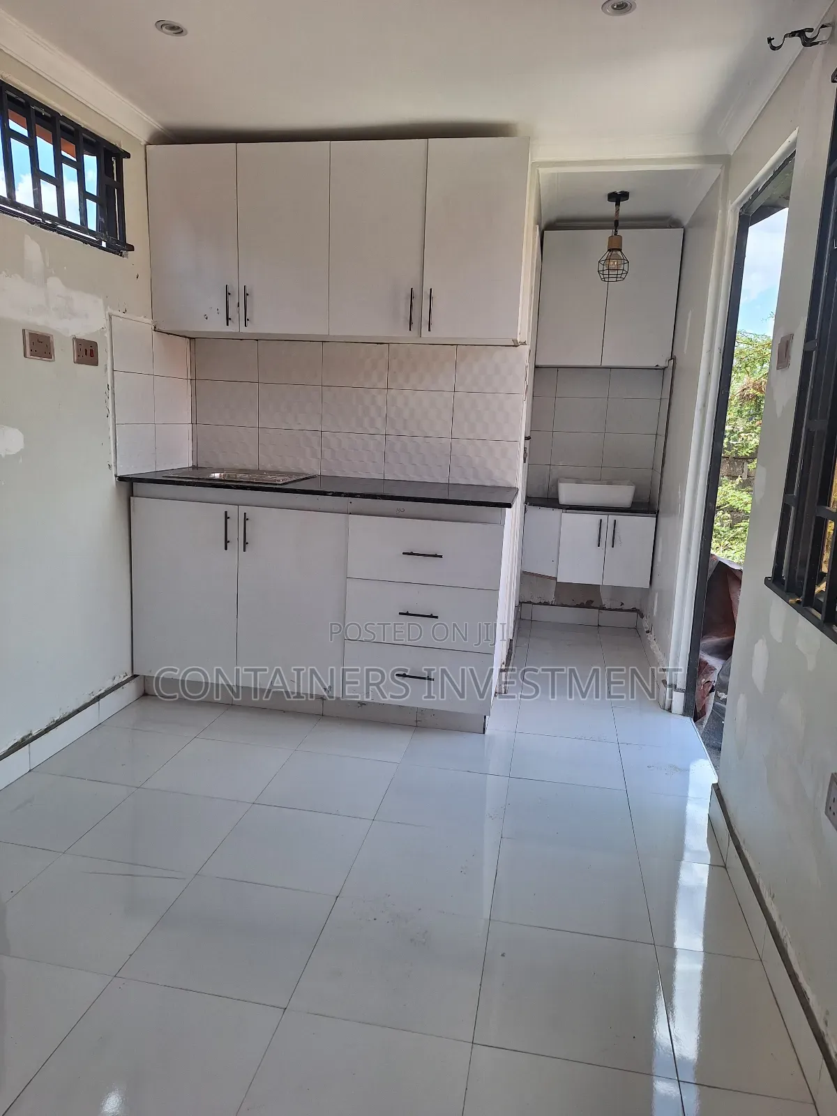 20ft Studio House / Bedsitter for Air BNB
