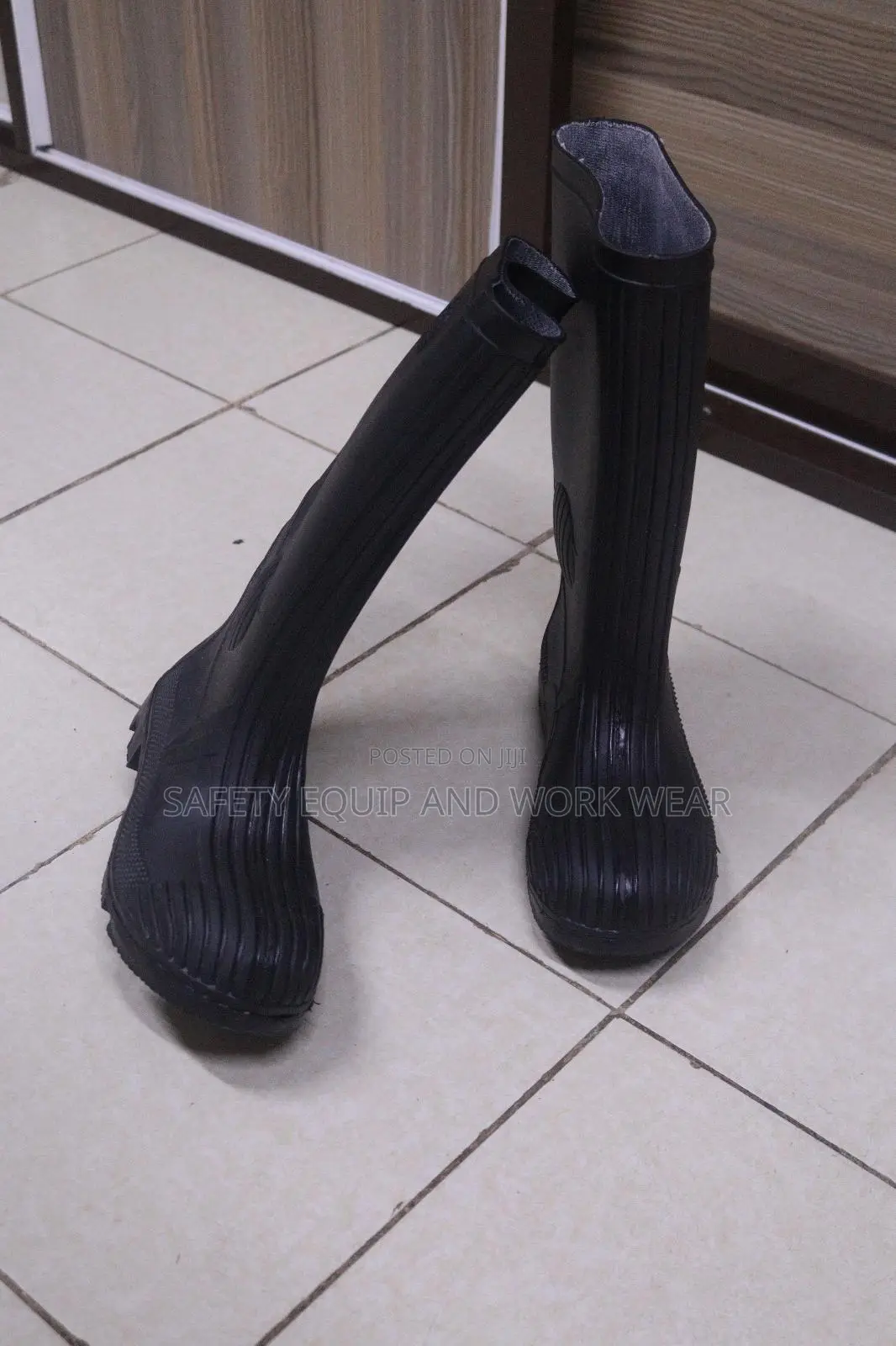 Black Heavy Gumboots-bata
