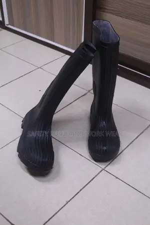 Black Heavy Gumboots-bata