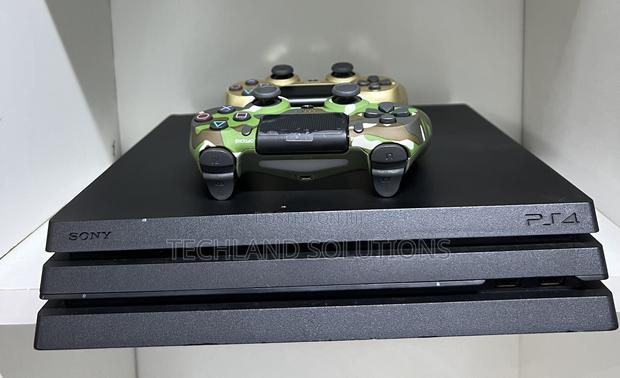 Sony Playstation 4 Pro - thumbnail 3