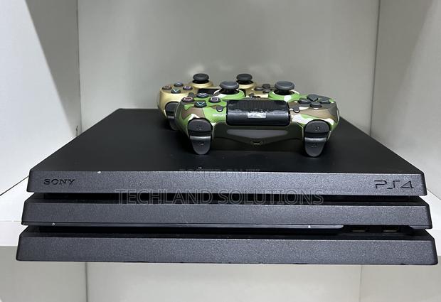 Sony Playstation 4 Pro - main view