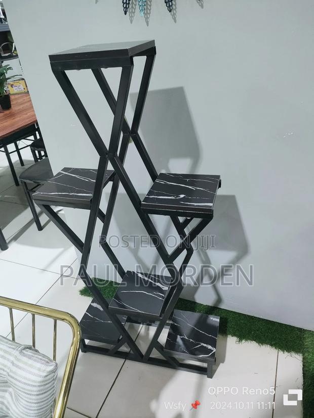 Black Flower Stand With Six Positions