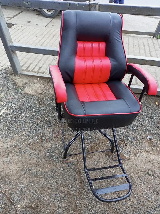 Simple and Elegant Kinyozi/Barbershop Chair