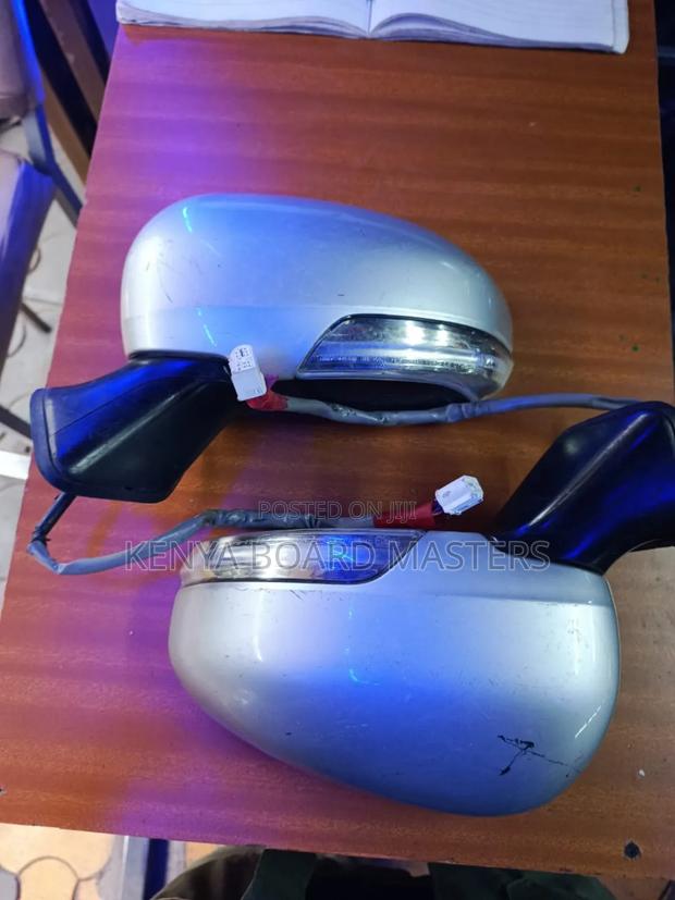 Toyota Ractis 2010 - 2020 Side Mirrors - main view