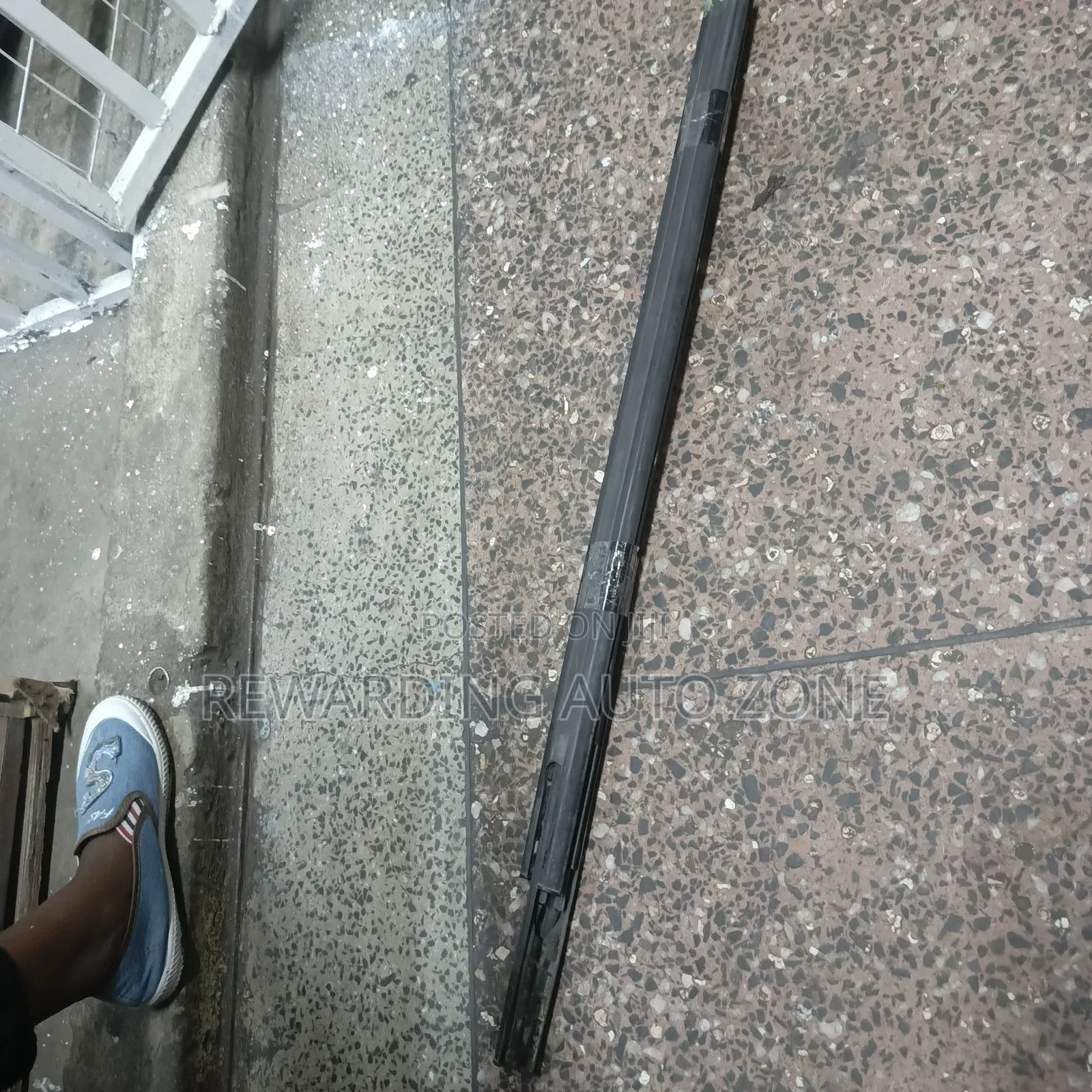 Ist 2006 Weather Strip.