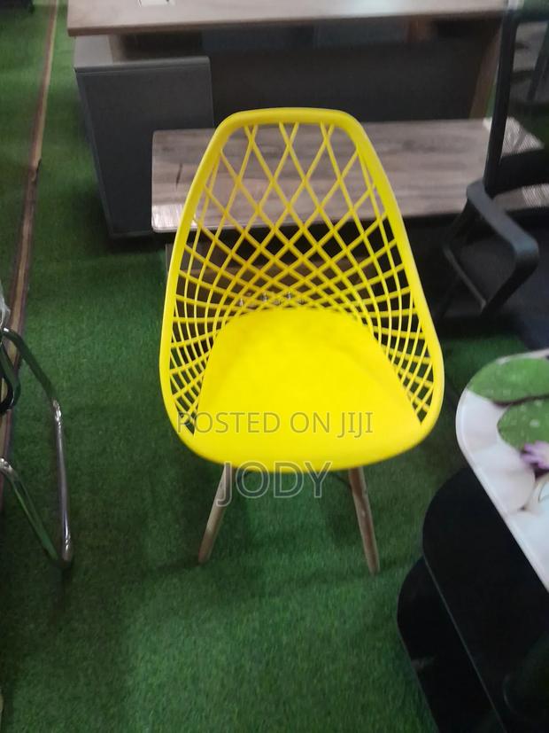 Uurban Eames Chair/Seat - main view