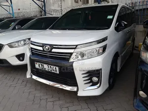 Toyota Voxy 2016 White