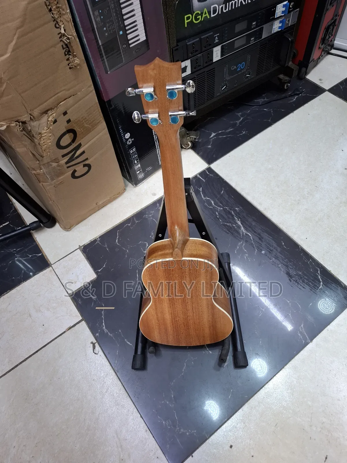 Maple Leaf Size 24 Ukulele Guitar