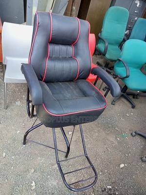 Standard Barbershop Seat - thumbnail 2