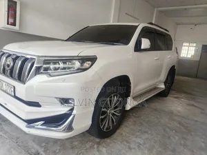 Toyota Land Cruiser 2017 White