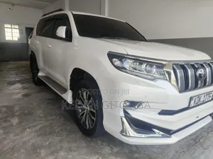 Toyota Land Cruiser 2017 White