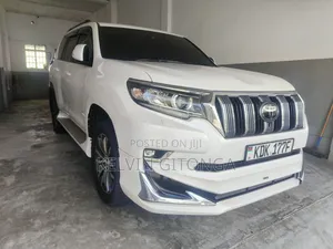 Toyota Land Cruiser 2017 White