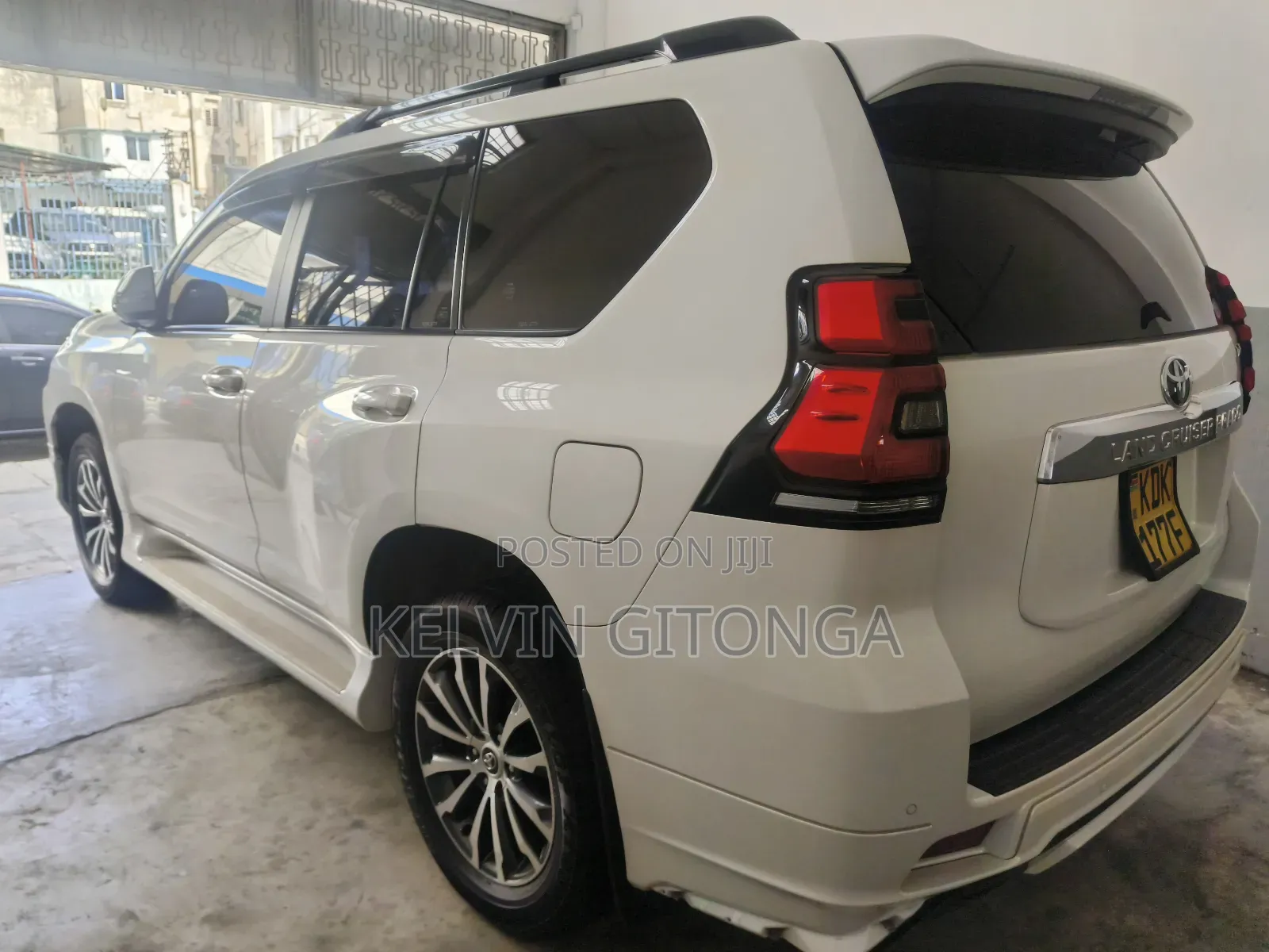 Toyota Land Cruiser 2017 White